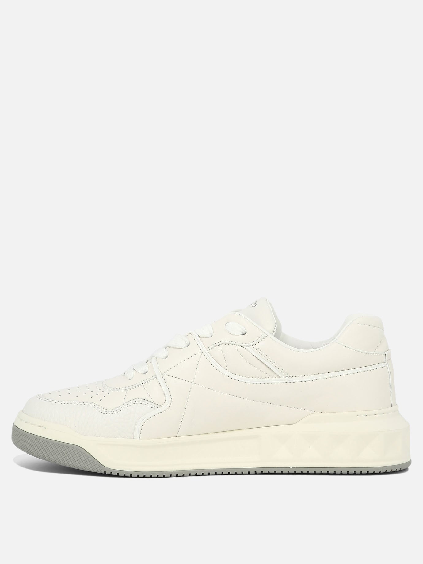 Low top sneakers 100% leather - 100% rubber  White - Valentino Garavani Men | PDP | VIETTI Online Store | thumbnail_3