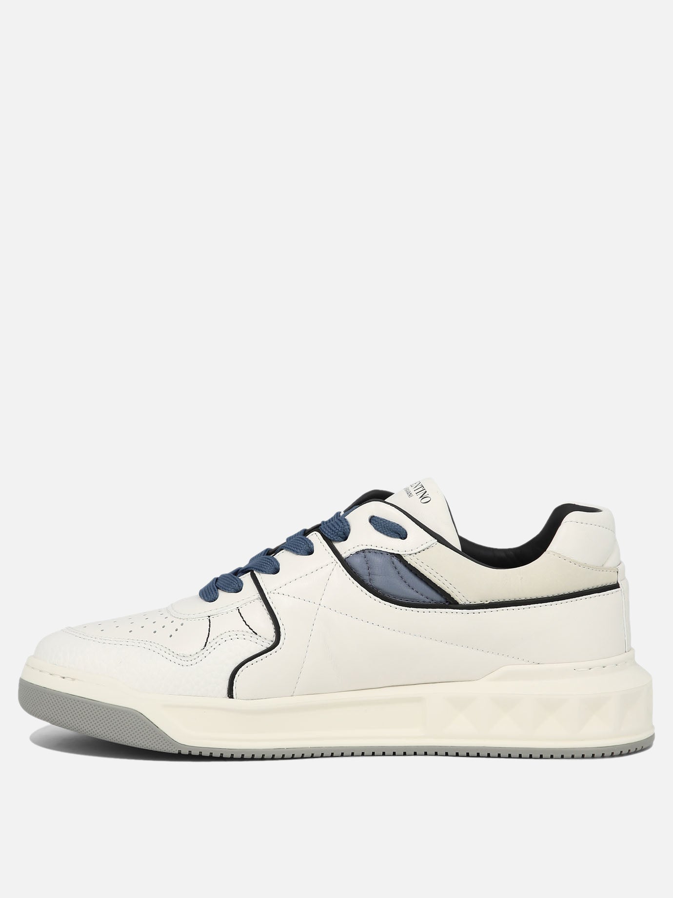 Low top sneakers 100% leather - 100% rubber  White - Valentino Garavani Men | PDP | VIETTI Online Store | Zoom-Modal_3
