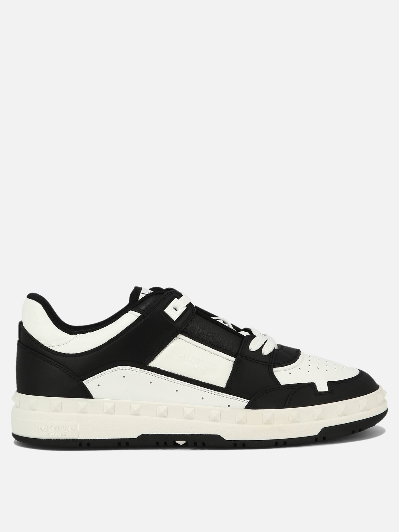 Low top sneakers 100% leather - 100% rubber  Black - Valentino Garavani Men | PDP | VIETTI Online Store | thumbnail