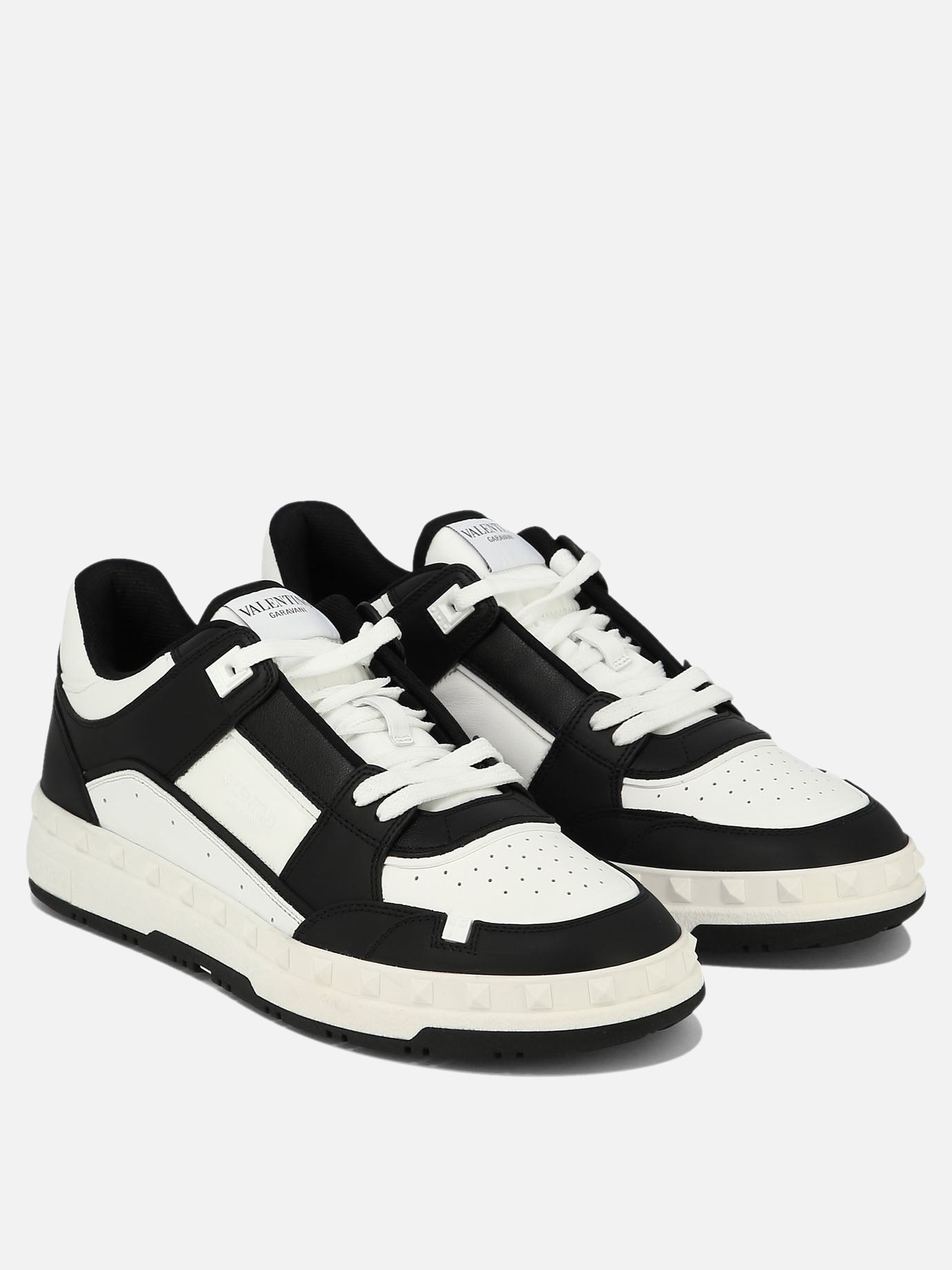 Low top sneakers 100% leather - 100% rubber  Black - Valentino Garavani Men | PDP | VIETTI Online Store | Zoom-Modal_2
