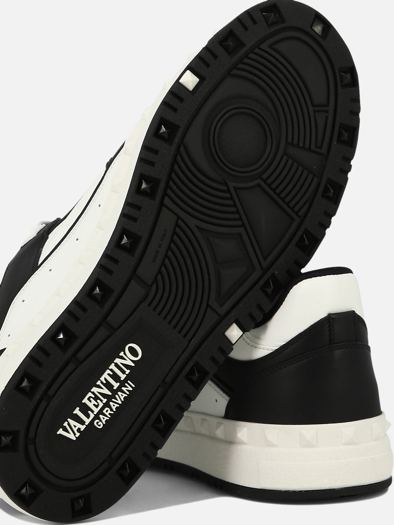 Low top sneakers 100% leather - 100% rubber  Black - Valentino Garavani Men | PDP | VIETTI Online Store | Zoom-Modal_5
