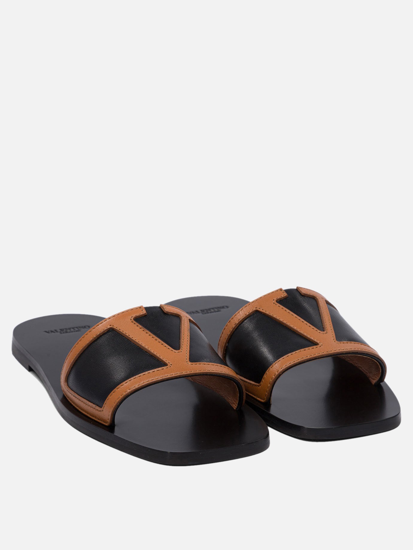 Flat sandals 100% leather - 100% leather  Black - Valentino Garavani Women | PDP | VIETTI Online Store | thumbnail_2