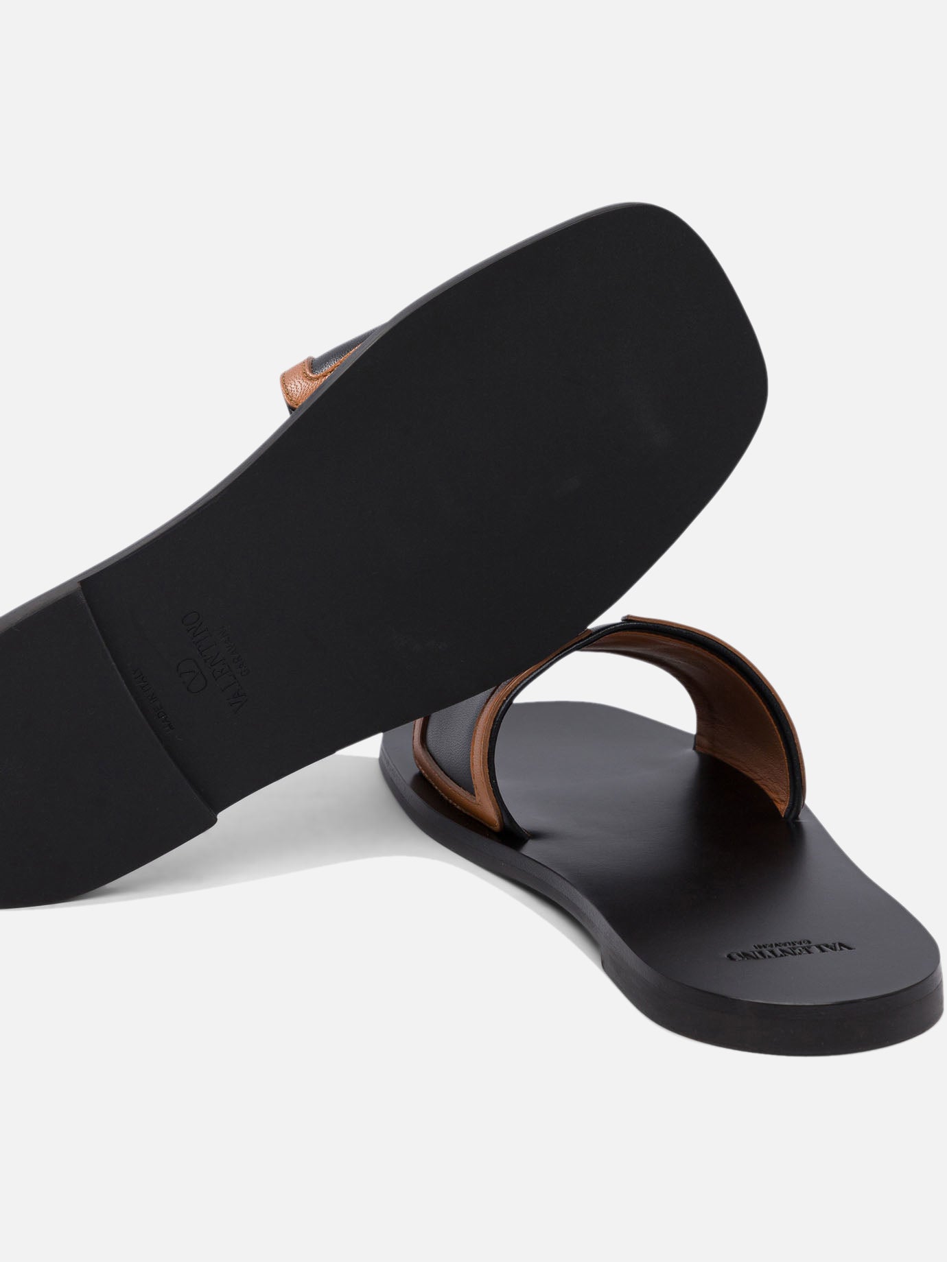 Flat sandals 100% leather - 100% leather  Black - Valentino Garavani Women | PDP | VIETTI Online Store | thumbnail_5