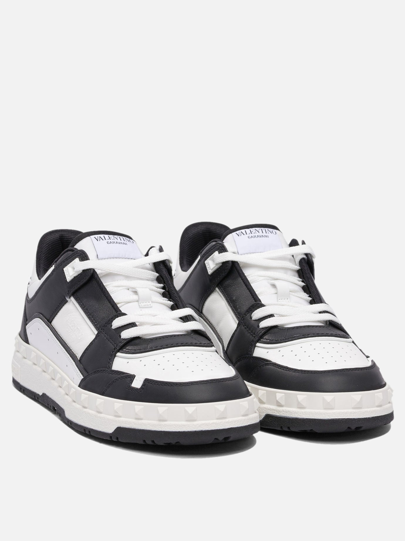 Low top sneakers 100% leather - 100% rubber  Black - Valentino Garavani Men | PDP | VIETTI Online Store | Zoom-Modal_2
