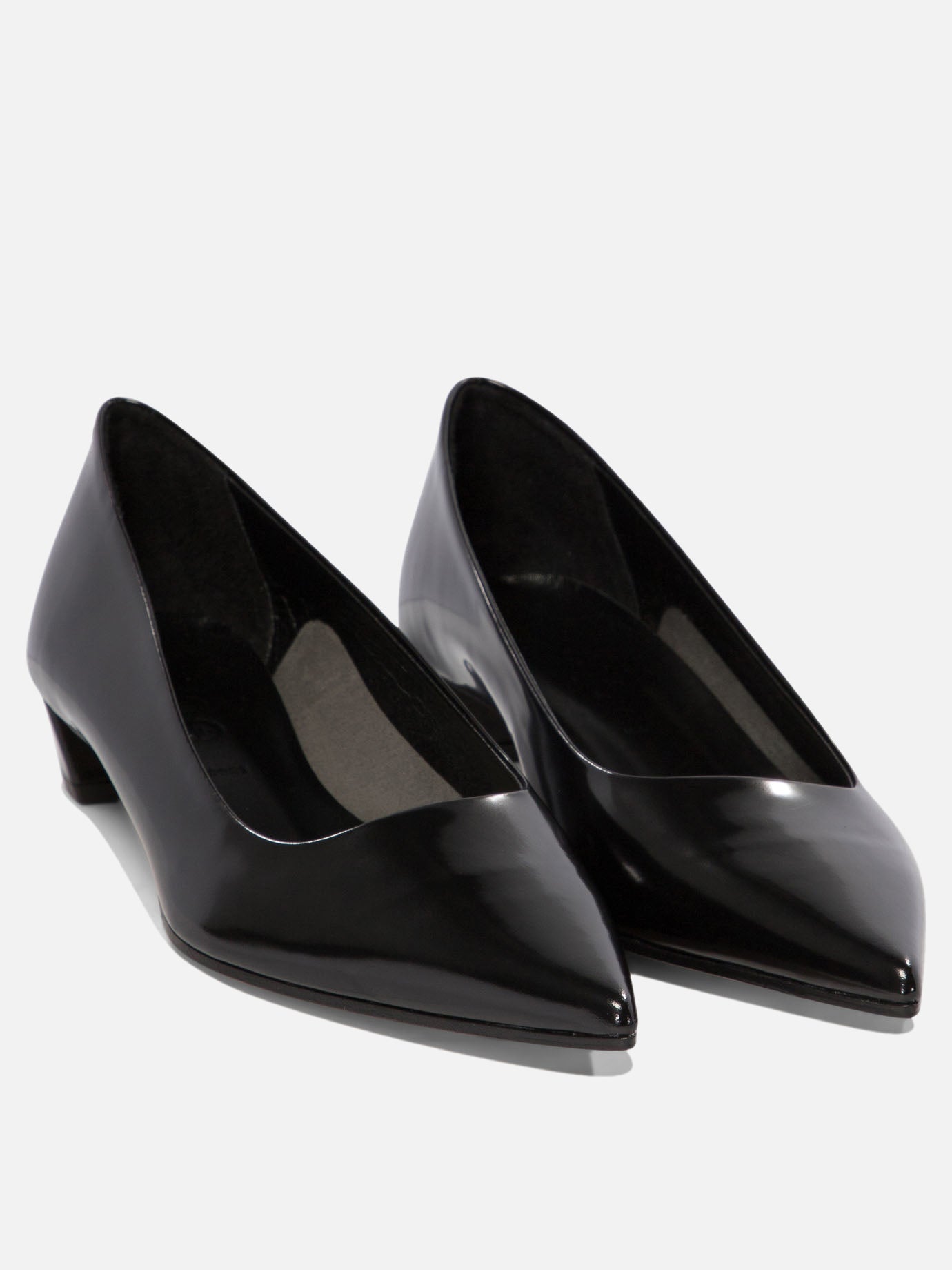 "Judi" pumps