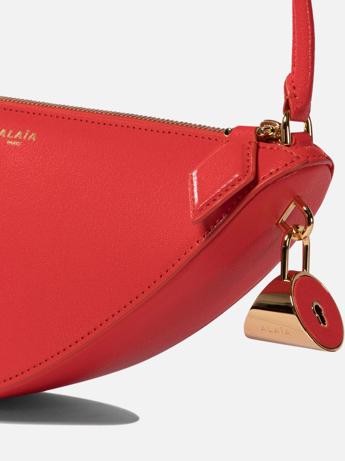 Medium bags 100% goat leather  Red - Alaïa Women | PDP | VIETTI Online Store | Zoom-Modal_4
